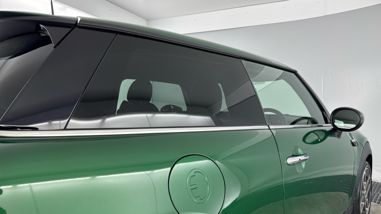 MINI Hatchback 135kW Cooper S Level 2 33kWh 3dr Auto Electric Hatchback